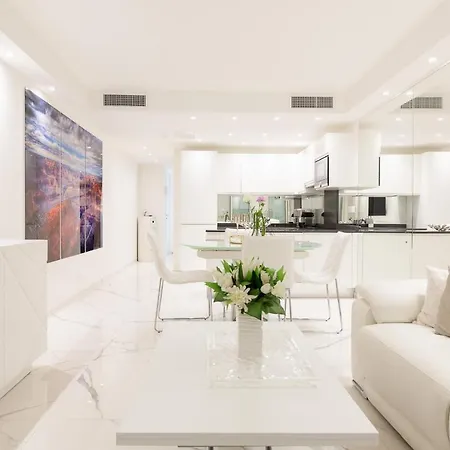 On La Croisette: New 2 Bedrooms With Sea View Apartment Cannes