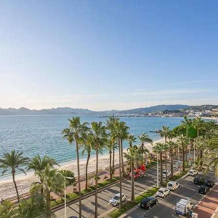 On La Croisette: New 2 Bedrooms With Sea View Apartment