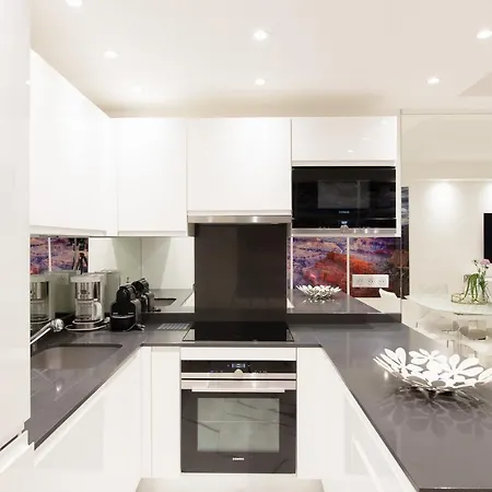 Apartment On La Croisette: New 2 Bedrooms With Sea View