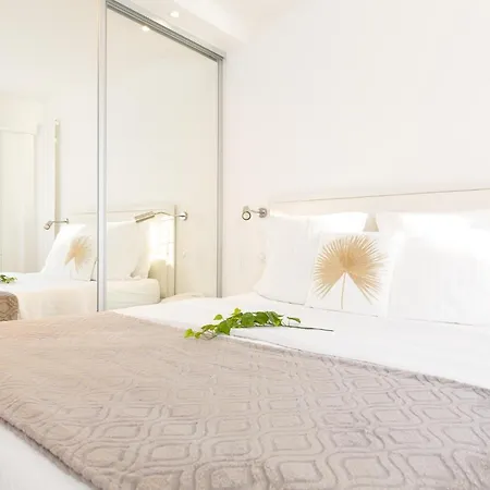 On La Croisette: New 2 Bedrooms With Sea View Apartment Cannes