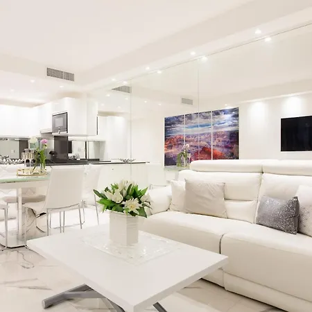 On La Croisette: New 2 Bedrooms With Sea View Cannes
